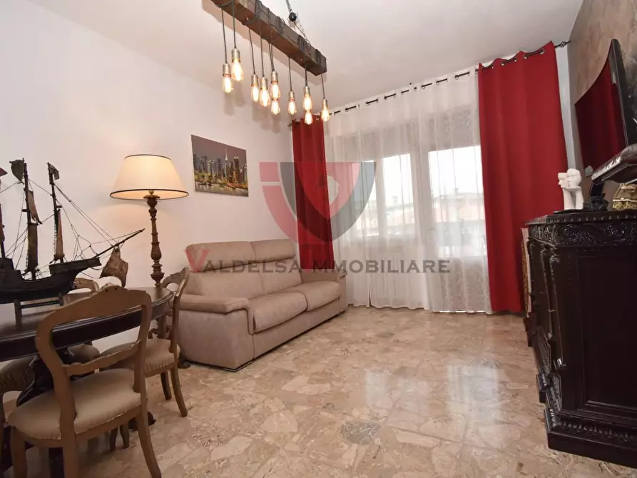 Immagine 7 di Appartamento in vendita  a Siena