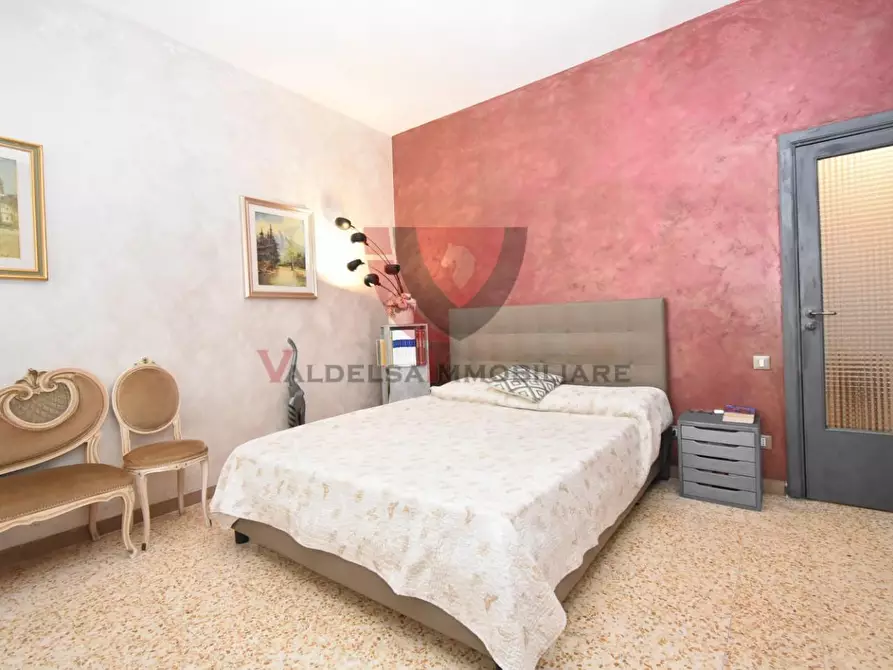 Immagine 21 di Appartamento in vendita  a Siena