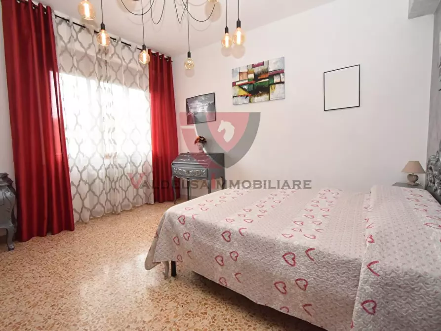 Immagine 31 di Appartamento in vendita  a Siena