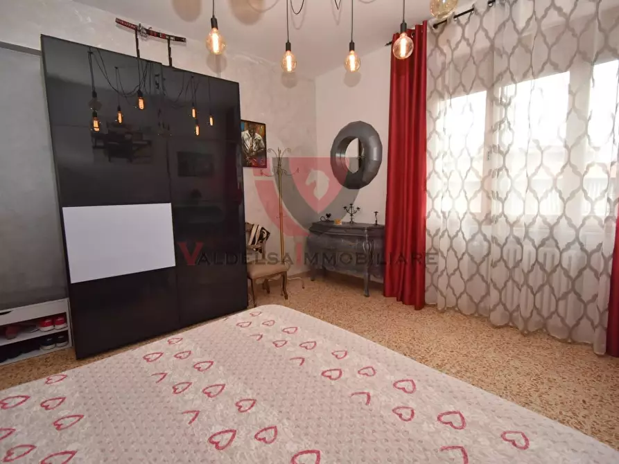 Immagine 25 di Appartamento in vendita  a Siena