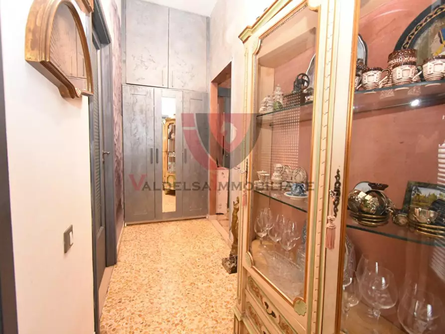 Immagine 27 di Appartamento in vendita  a Siena