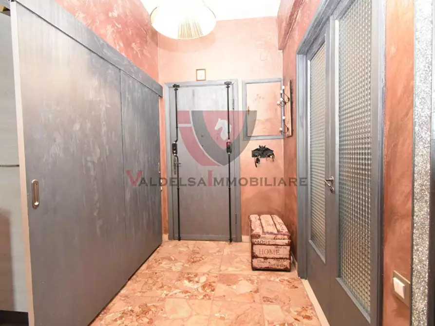 Immagine 14 di Appartamento in vendita  a Siena