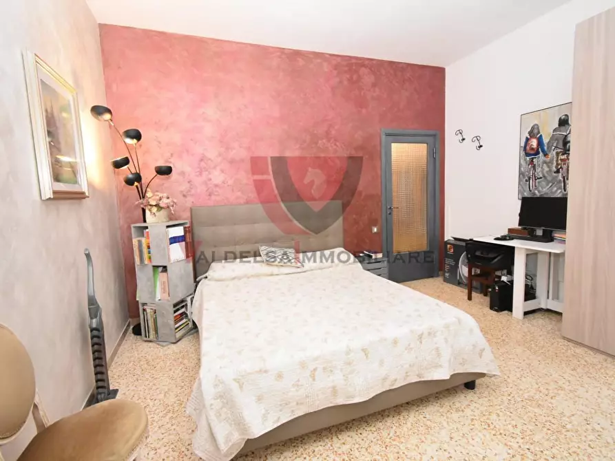 Immagine 24 di Appartamento in vendita  a Siena