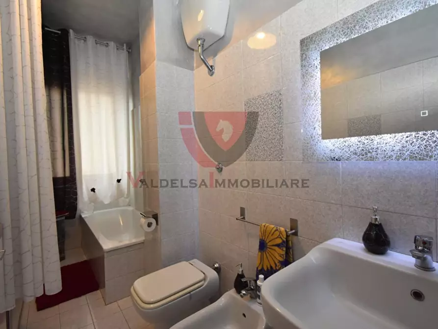 Immagine 38 di Appartamento in vendita  a Siena