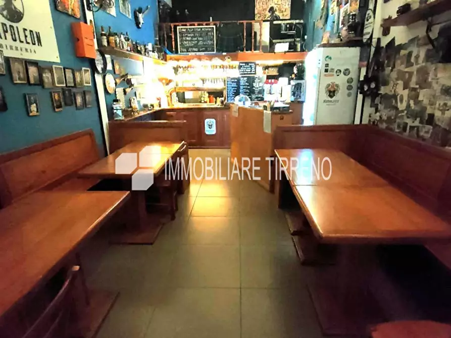 Immagine 2 di Locale commerciale in affitto  a Massa