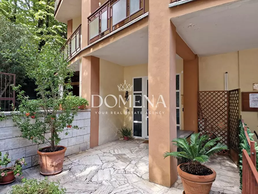 Immagine 37 di Appartamento in vendita  a Siena