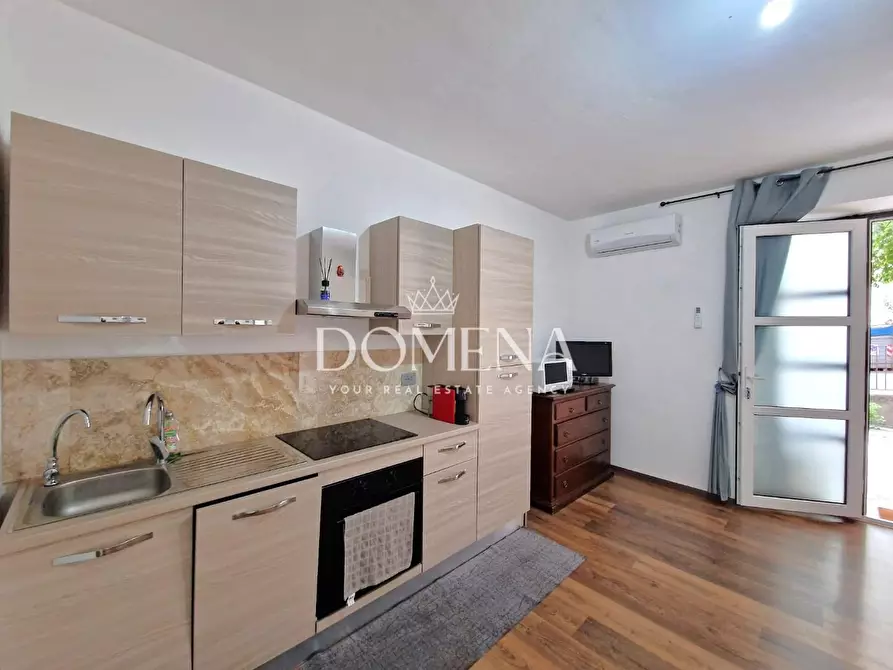 Immagine 11 di Appartamento in vendita  a Siena