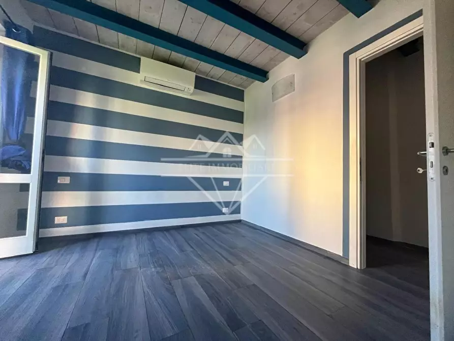 Immagine 10 di Casa semindipendente in vendita  a Carrara