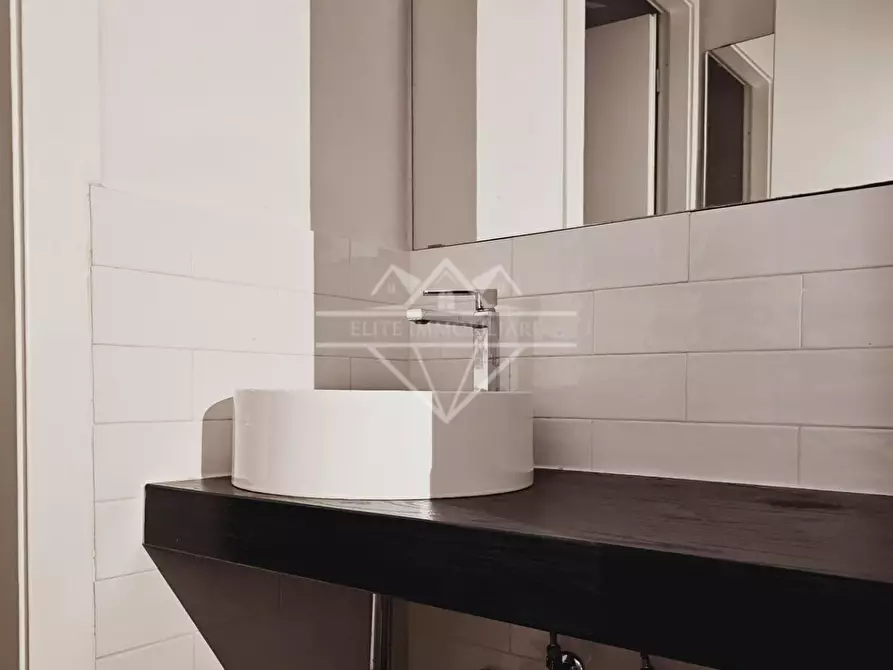 Immagine 17 di Casa semindipendente in vendita  a Carrara