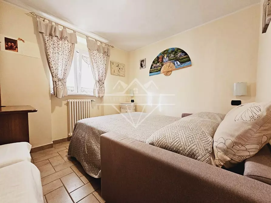 Immagine 29 di Villa in vendita  a Castelnuovo Magra