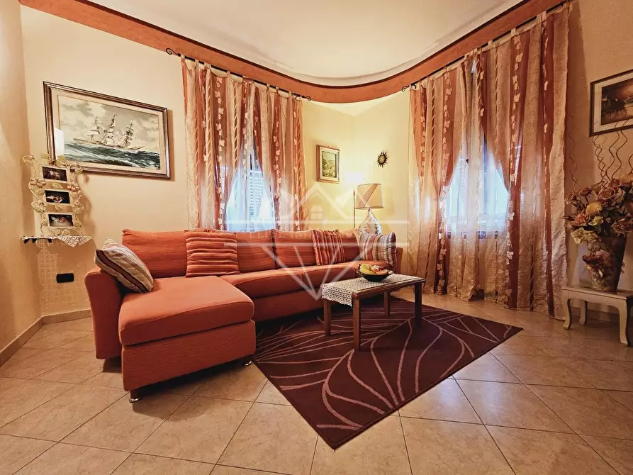 Immagine 37 di Villa in vendita  a Castelnuovo Magra