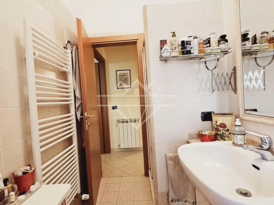 Immagine 38 di Villa in vendita  a Castelnuovo Magra