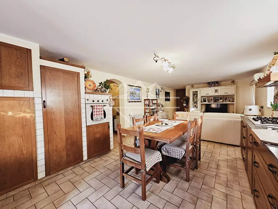 Immagine 22 di Villa in vendita  a Castelnuovo Magra