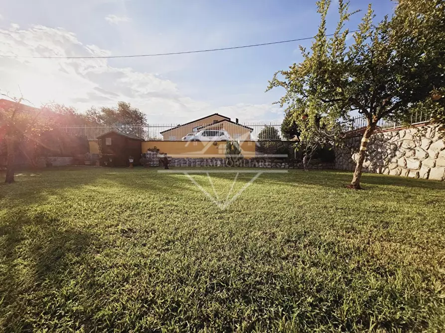 Immagine 51 di Villa in vendita  a Castelnuovo Magra