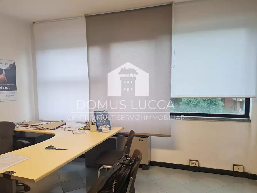 Immagine 16 di Appartamento in affitto  a Lucca