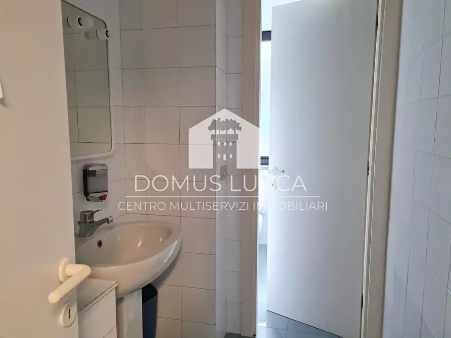 Immagine 9 di Appartamento in affitto  a Lucca