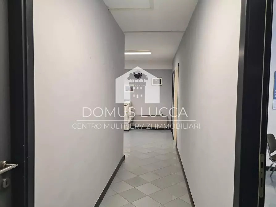 Immagine 13 di Appartamento in affitto  a Lucca