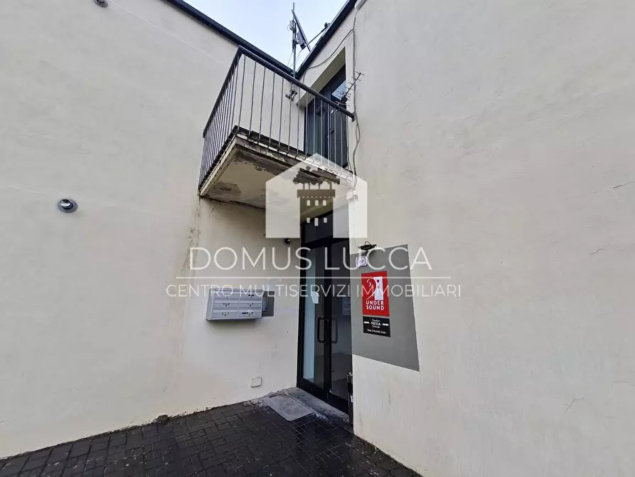 Immagine 2 di Appartamento in affitto  a Lucca