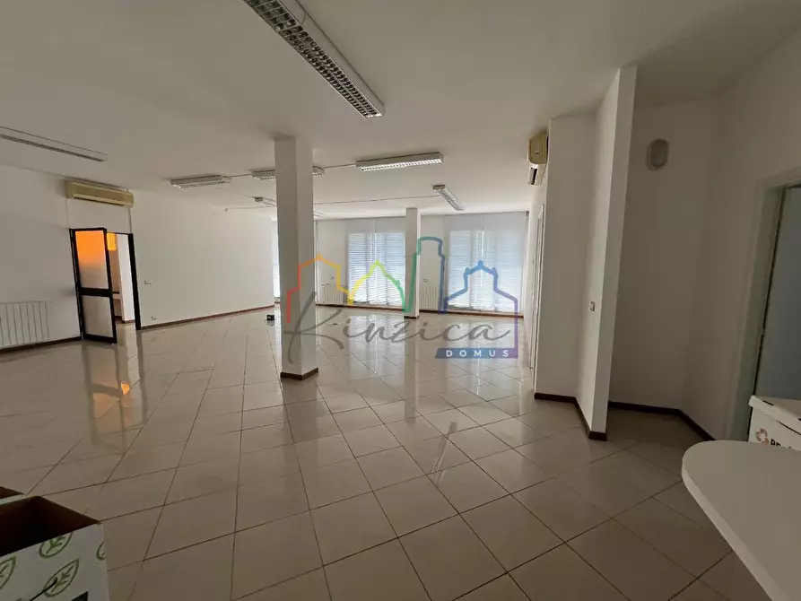 Immagine 6 di Ufficio in affitto  a Pisa