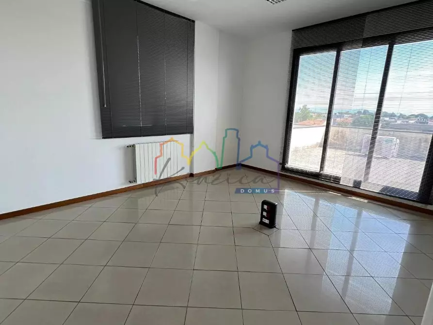 Immagine 14 di Ufficio in affitto  a Pisa