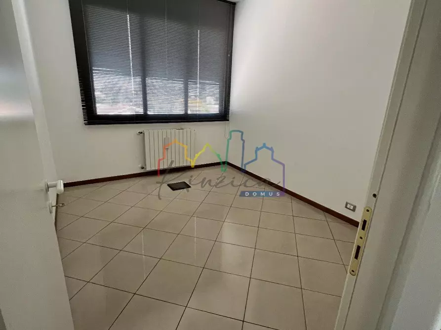 Immagine 8 di Ufficio in affitto  a Pisa