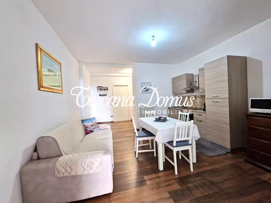 Immagine 2 di Appartamento in vendita  a Siena