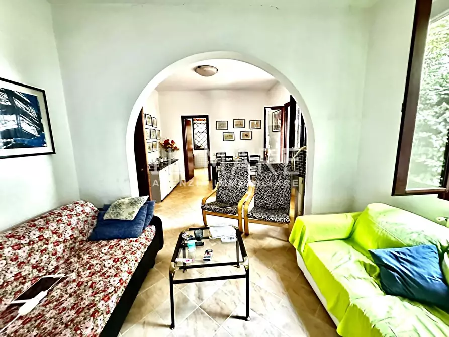 Immagine 4 di Casa indipendente in vendita  a Massa