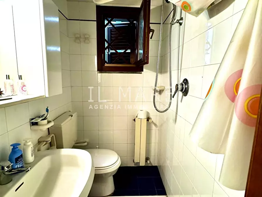 Immagine 13 di Casa indipendente in vendita  a Massa