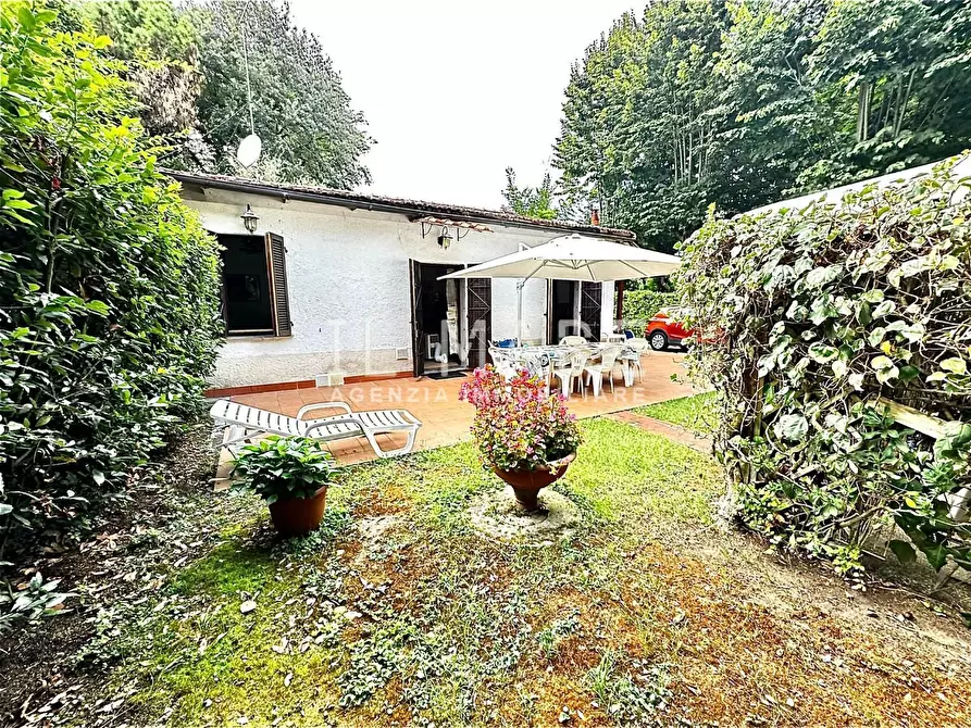 Immagine 3 di Casa indipendente in vendita  a Massa