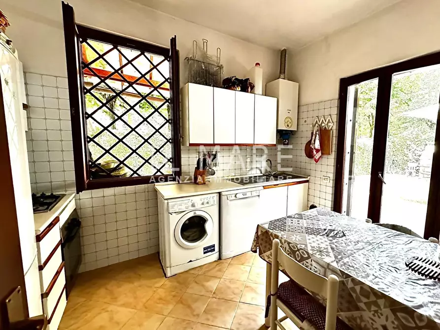 Immagine 7 di Casa indipendente in vendita  a Massa