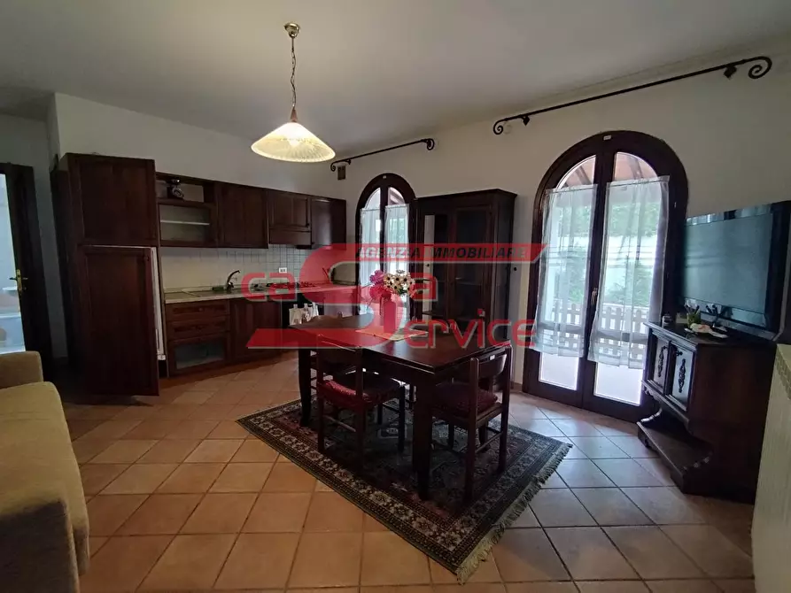 Immagine 17 di Casa trifamiliare in vendita  a Montecatini Terme