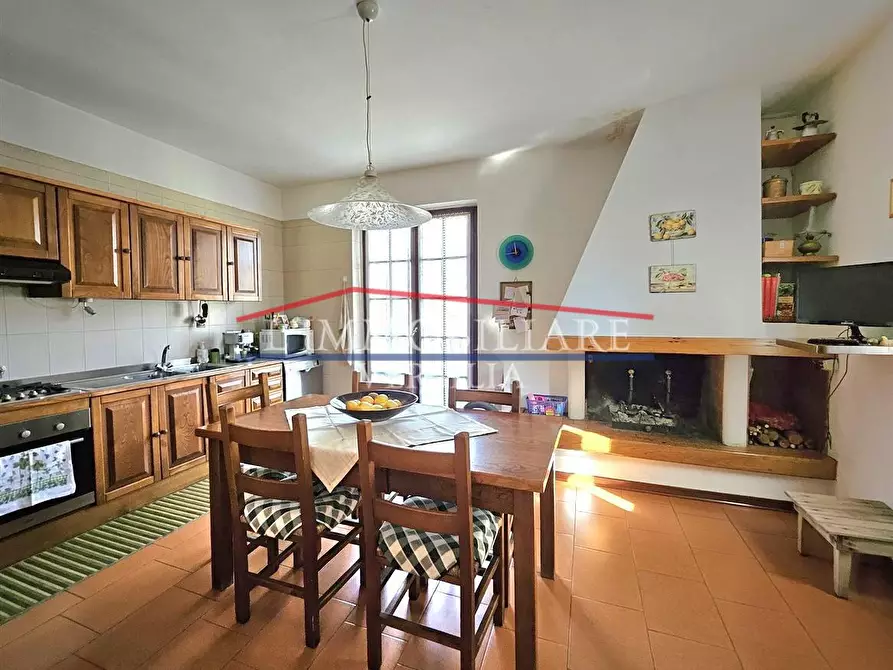 Immagine 5 di Appartamento in vendita  a Massa