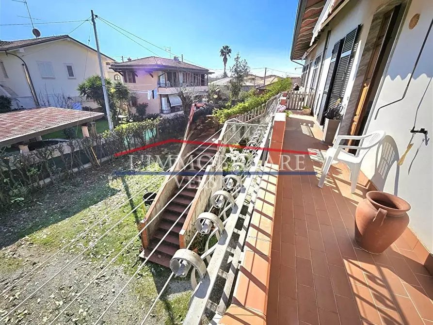 Immagine 1 di Appartamento in vendita  a Massa