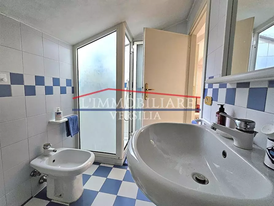 Immagine 22 di Appartamento in vendita  a Massa