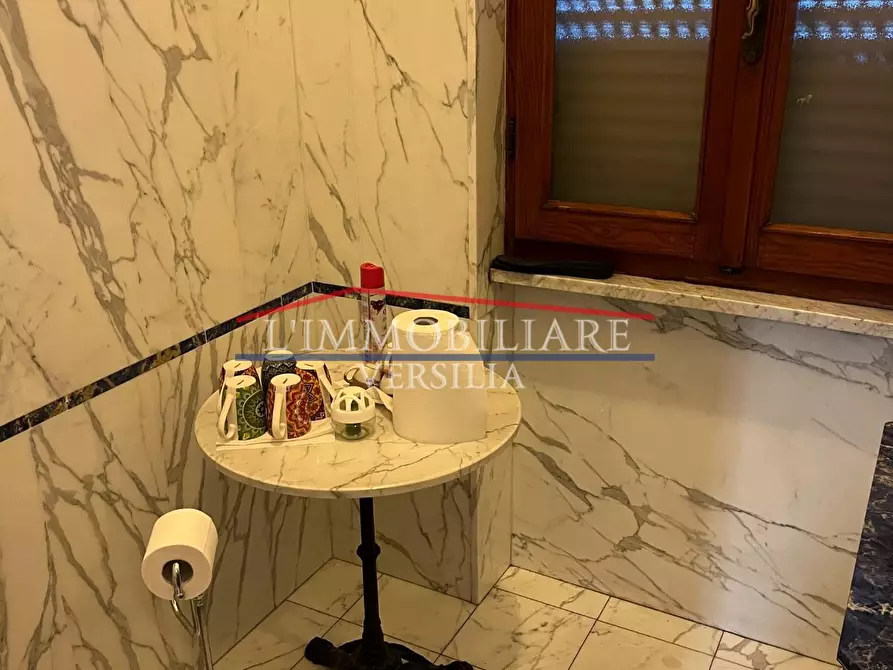 Immagine 19 di Attività artigianale in vendita  a Massa