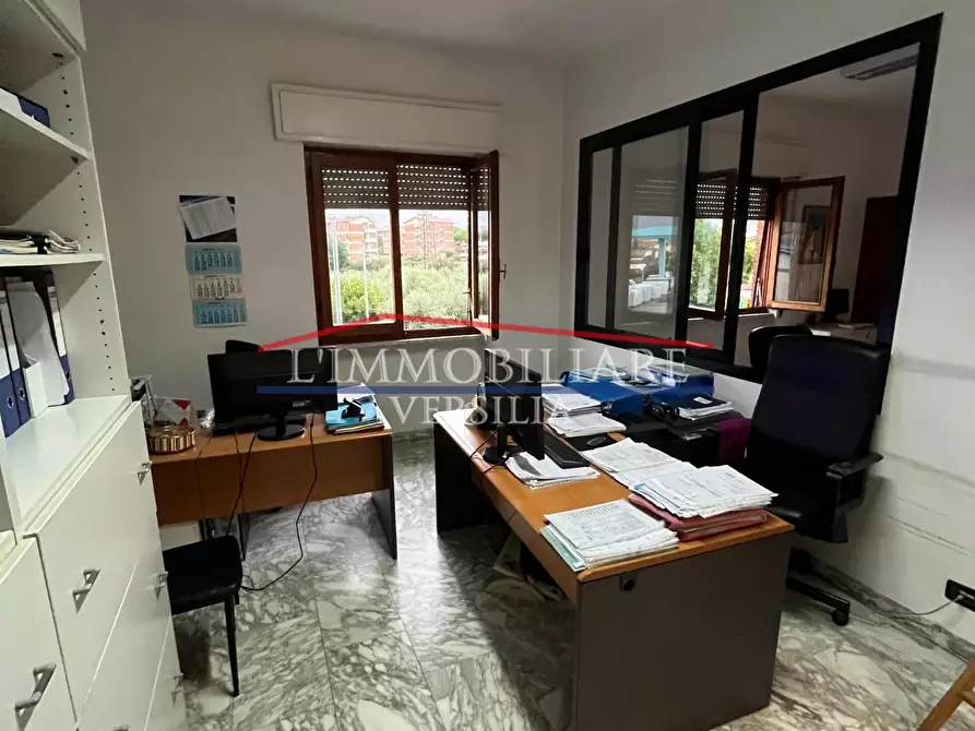 Immagine 14 di Attività artigianale in vendita  a Massa