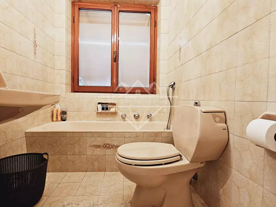 Immagine 15 di Casa indipendente in vendita  a Massa