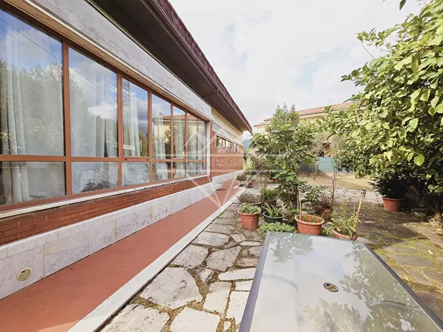 Immagine 29 di Casa indipendente in vendita  a Massa