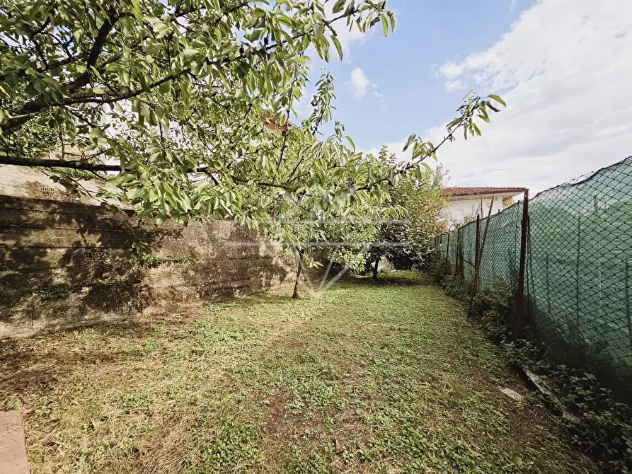 Immagine 31 di Casa indipendente in vendita  a Massa