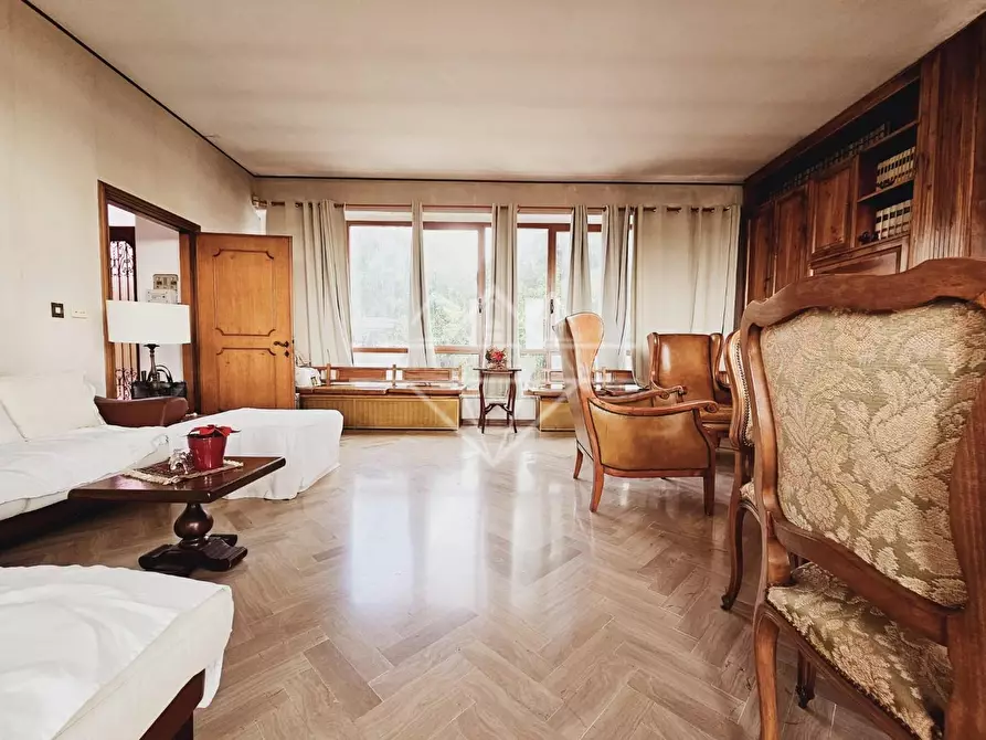 Immagine 3 di Casa indipendente in vendita  a Massa