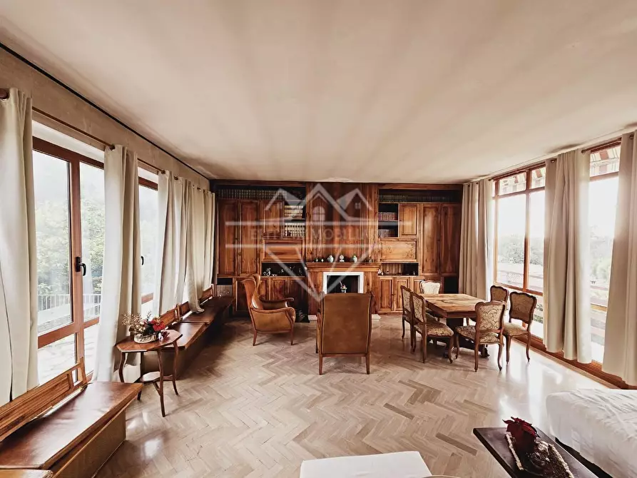 Immagine 4 di Casa indipendente in vendita  a Massa