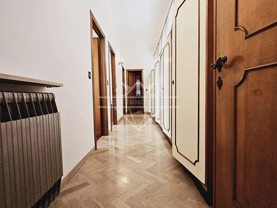 Immagine 18 di Casa indipendente in vendita  a Massa