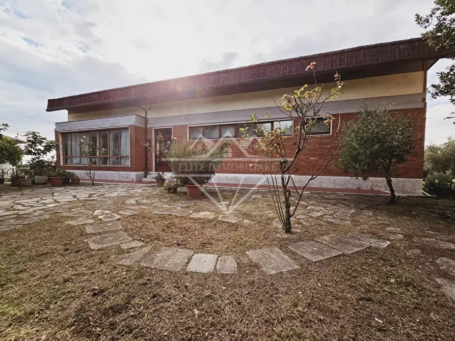 Immagine 21 di Casa indipendente in vendita  a Massa