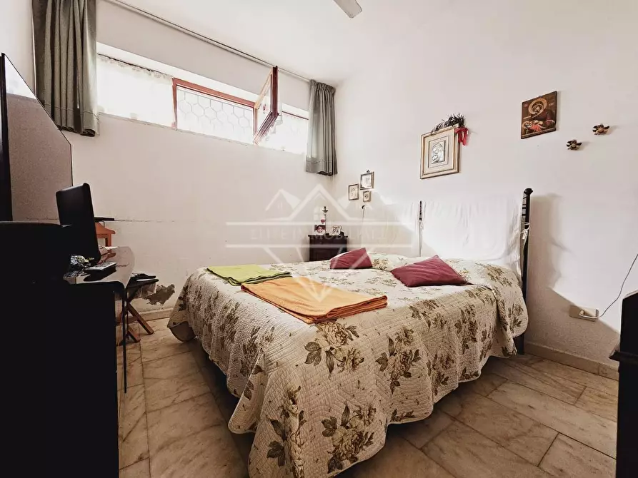 Immagine 39 di Casa indipendente in vendita  a Massa