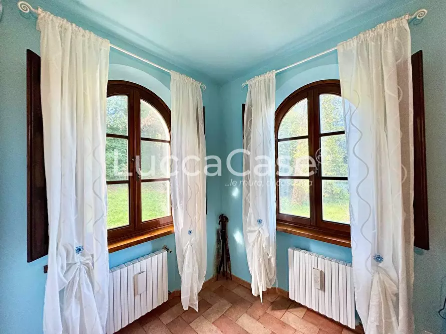 Immagine 57 di Villa in vendita  a Capannori