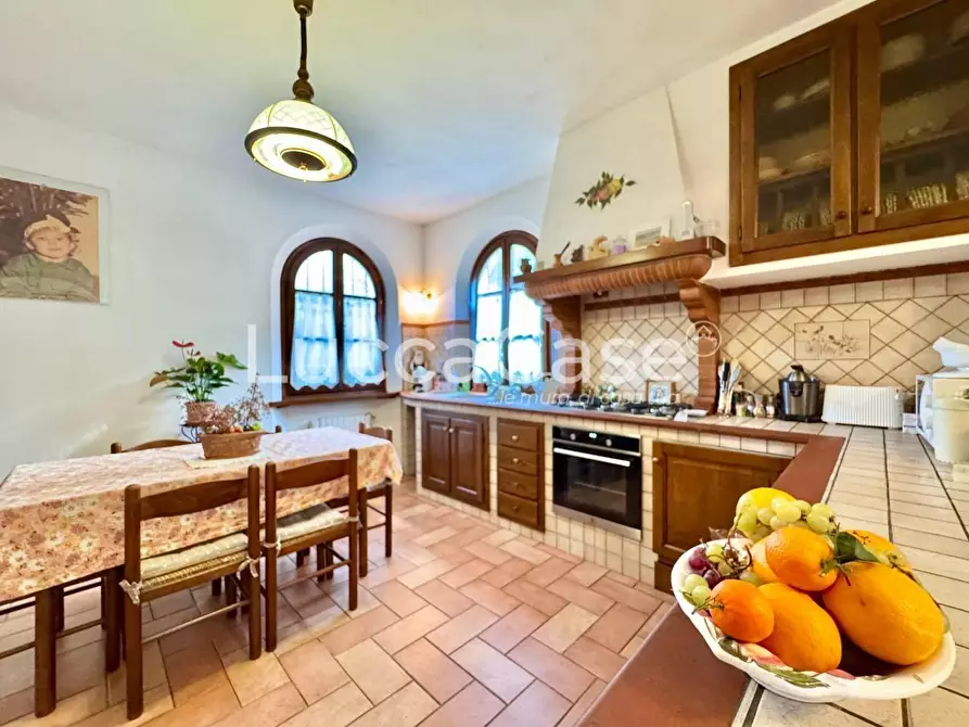 Immagine 20 di Villa in vendita  a Capannori