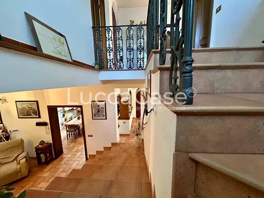 Immagine 43 di Villa in vendita  a Capannori