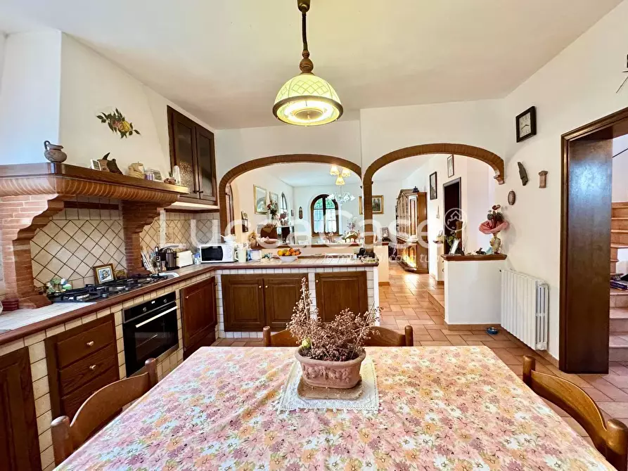 Immagine 22 di Villa in vendita  a Capannori