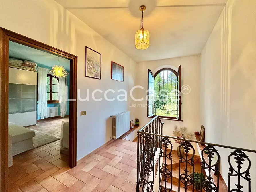 Immagine 46 di Villa in vendita  a Capannori