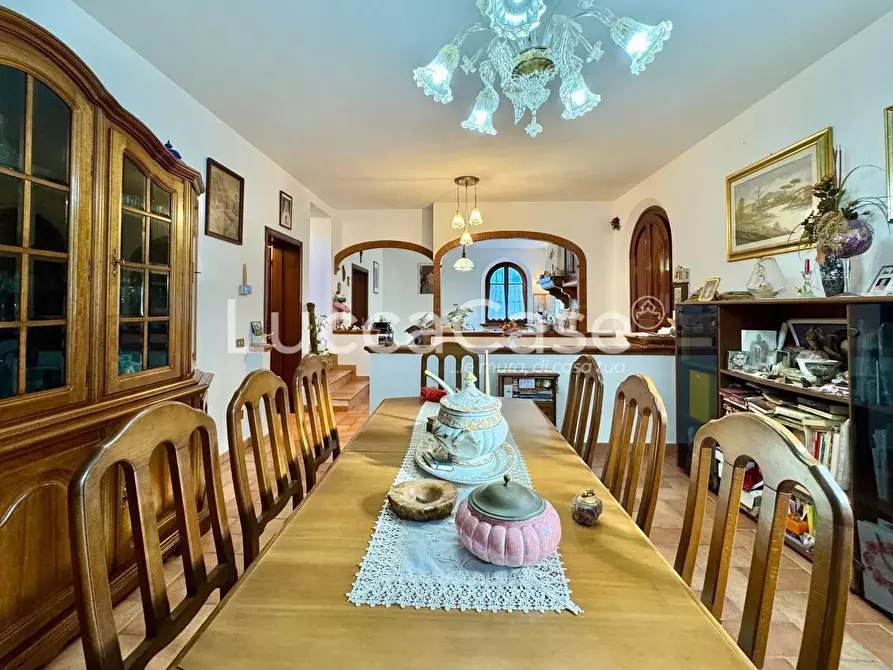 Immagine 28 di Villa in vendita  a Capannori